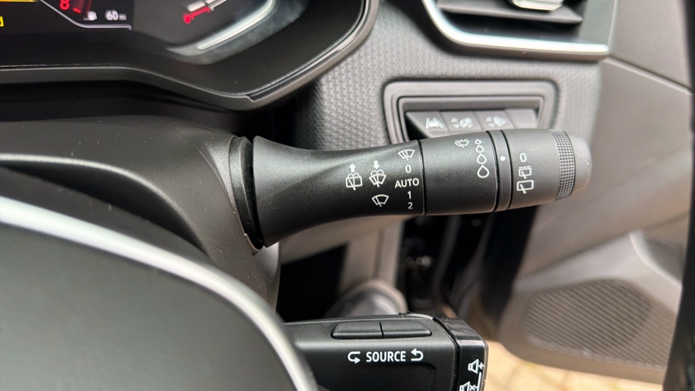 Renault Clio 1.0 TCe 90 Evolution 5dr Petrol Hatchback - Image 23