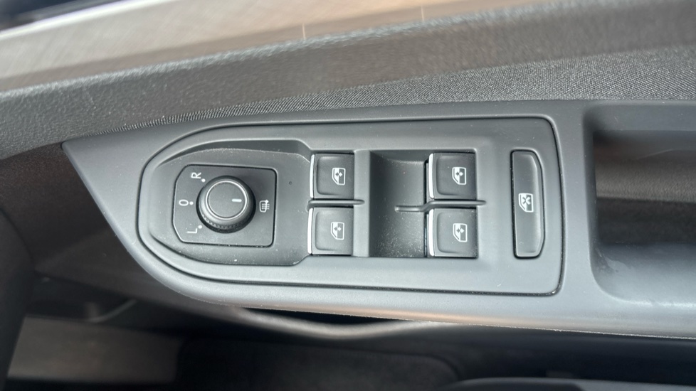 Volkswagen Golf 1.5 TSI 150 Life 5dr Petrol Hatchback - Image 26