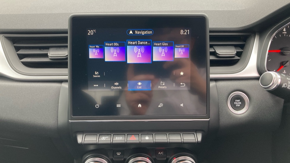 Renault Captur 1.0 TCE 100 Iconic 5dr Petrol Hatchback - Image 32