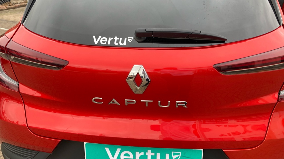 Renault Captur 1.0 TCE 100 Iconic 5dr Petrol Hatchback - Image 35