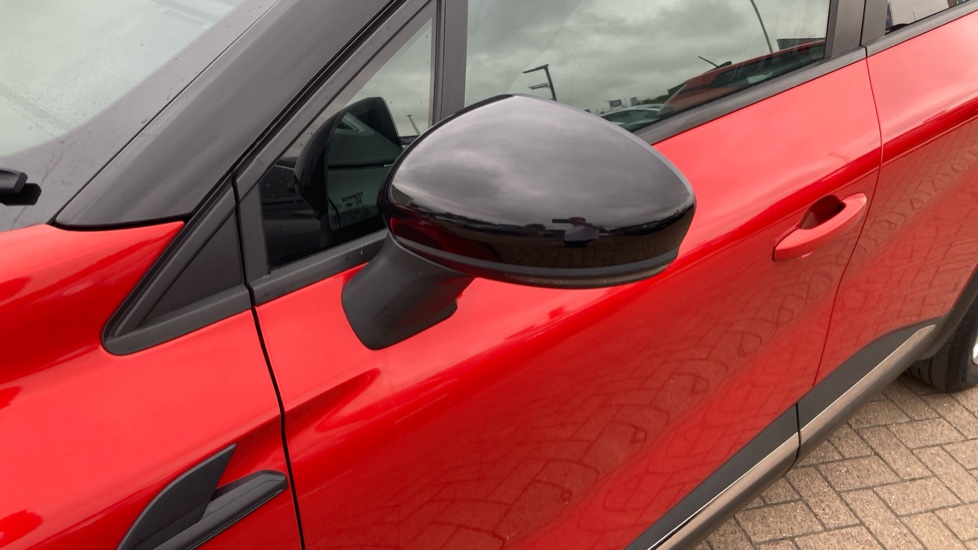 Renault Captur 1.0 TCE 100 Iconic 5dr Petrol Hatchback - Image 39