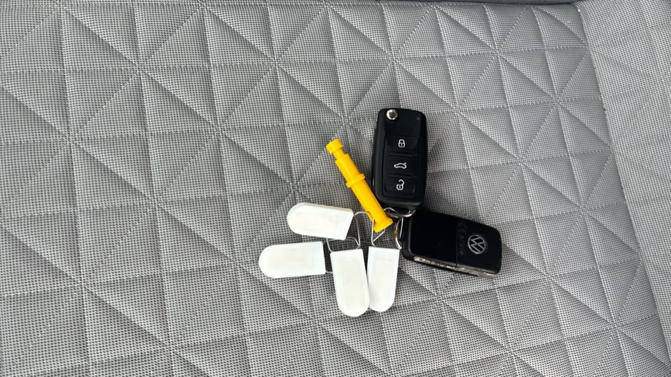 Volkswagen Up 1.0 65PS Beats 5dr Petrol Hatchback - Image 20