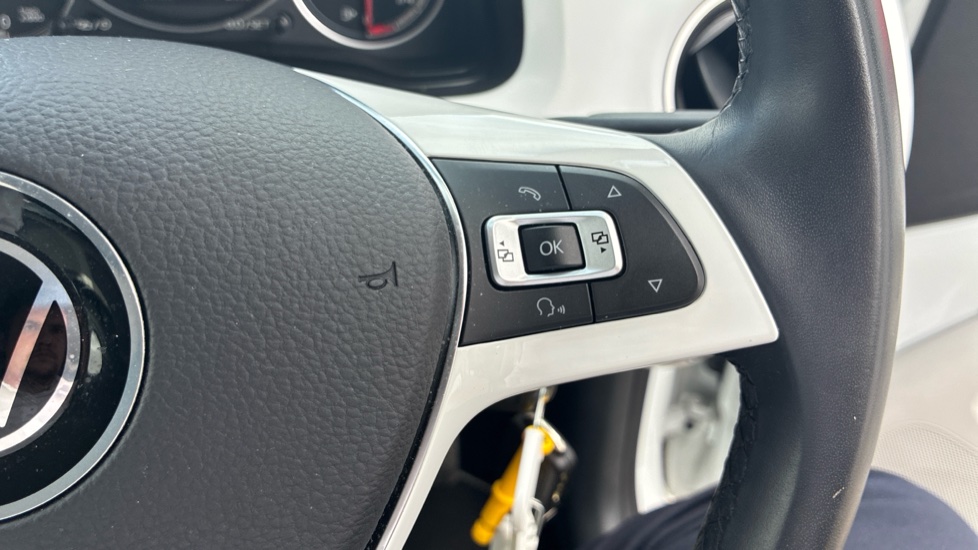 Volkswagen Up 1.0 65PS Beats 5dr Petrol Hatchback - Image 29