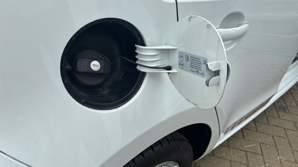 Volkswagen Up 1.0 65PS Beats 5dr Petrol Hatchback - Image 32