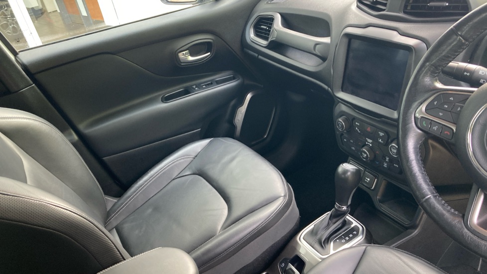Jeep Renegade 1.6 Multijet Limited 5dr DDCT Diesel Hatchback - Image 14