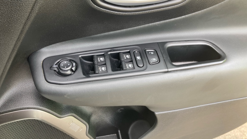 Jeep Renegade 1.6 Multijet Limited 5dr DDCT Diesel Hatchback - Image 29