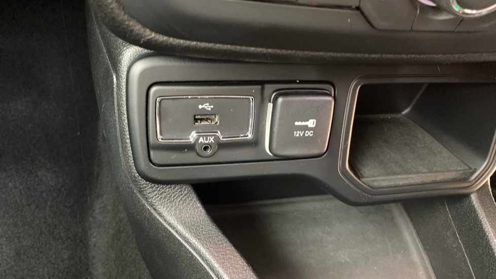 Jeep Renegade 1.6 Multijet Limited 5dr DDCT Diesel Hatchback - Image 31