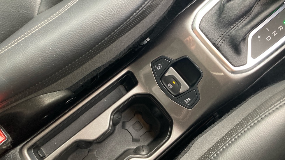Jeep Renegade 1.6 Multijet Limited 5dr DDCT Diesel Hatchback - Image 32