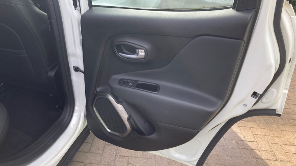 Jeep Renegade 1.6 Multijet Limited 5dr DDCT Diesel Hatchback - Image 34