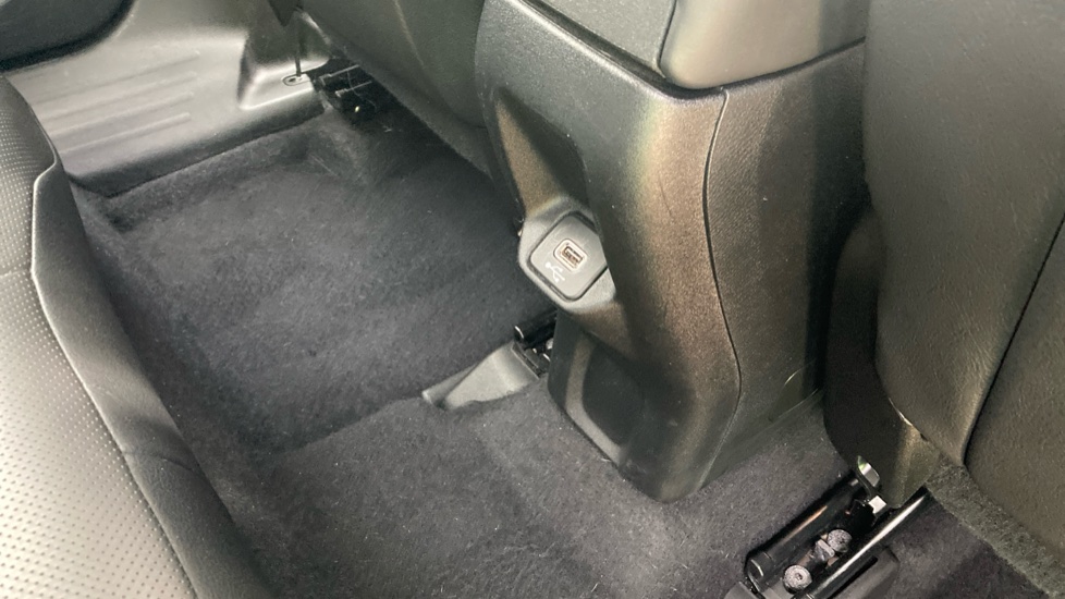 Jeep Renegade 1.6 Multijet Limited 5dr DDCT Diesel Hatchback - Image 35