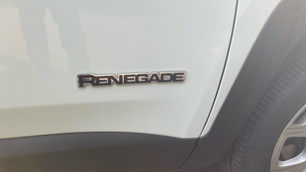 Jeep Renegade 1.6 Multijet Limited 5dr DDCT Diesel Hatchback - Image 48