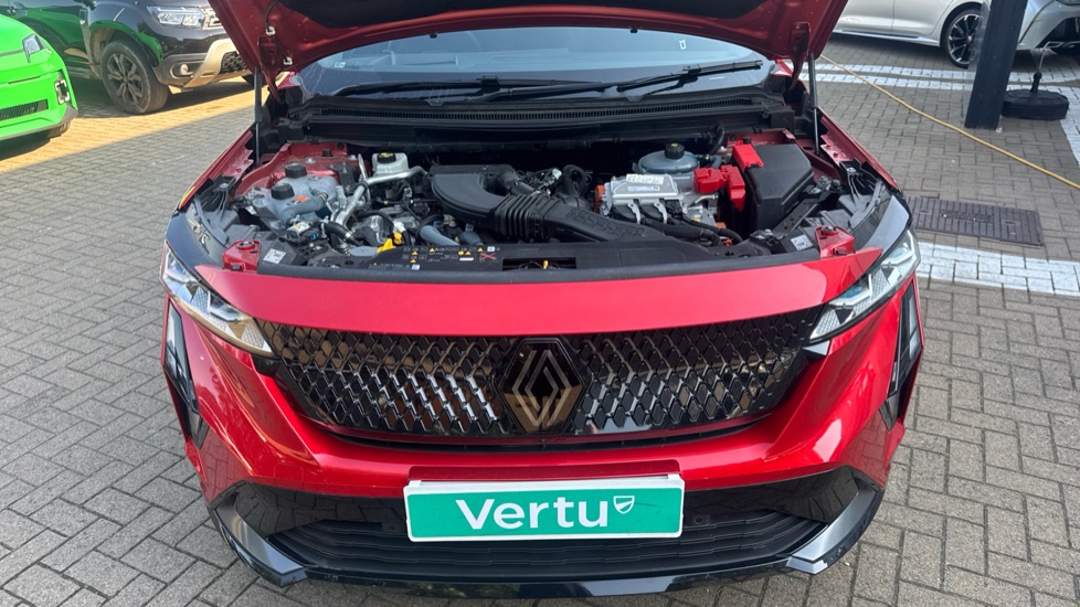 Renault Rafale E-Tech FHEV Iconic Esprit Alpine 5dr Auto 4C Hybrid Estate - Image 8