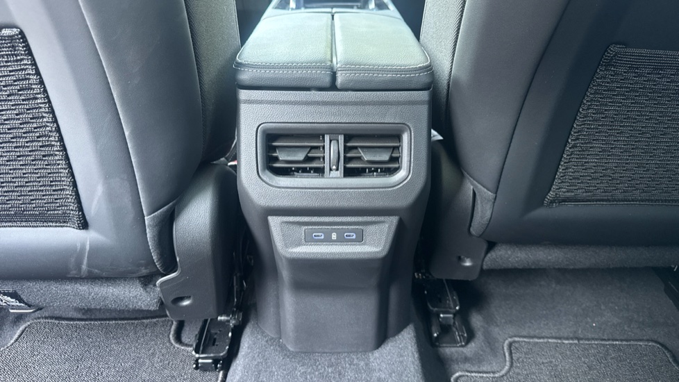 Renault Rafale E-Tech FHEV Iconic Esprit Alpine 5dr Auto 4C Hybrid Estate - Image 21