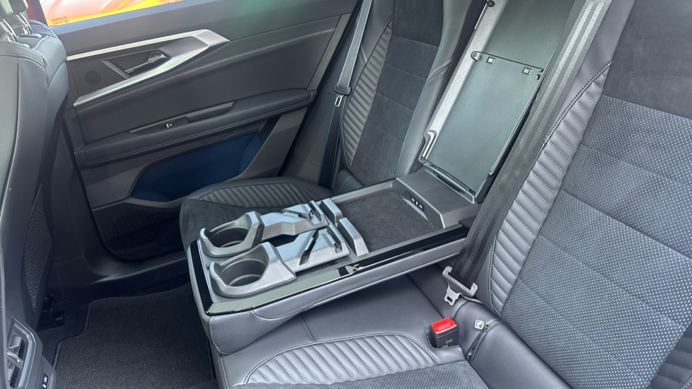 Renault Rafale E-Tech FHEV Iconic Esprit Alpine 5dr Auto 4C Hybrid Estate - Image 22