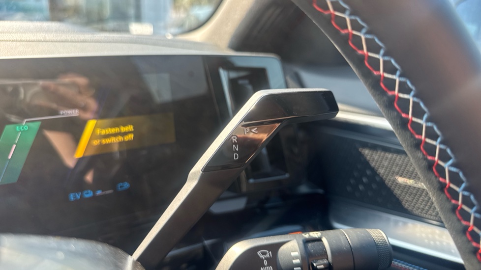 Renault Rafale E-Tech FHEV Iconic Esprit Alpine 5dr Auto 4C Hybrid Estate - Image 27