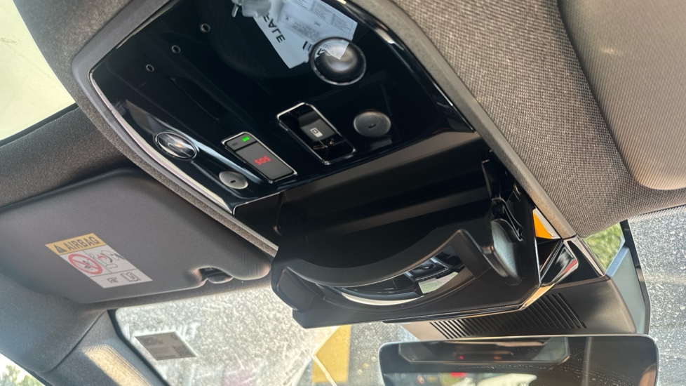 Renault Rafale E-Tech FHEV Iconic Esprit Alpine 5dr Auto 4C Hybrid Estate - Image 33