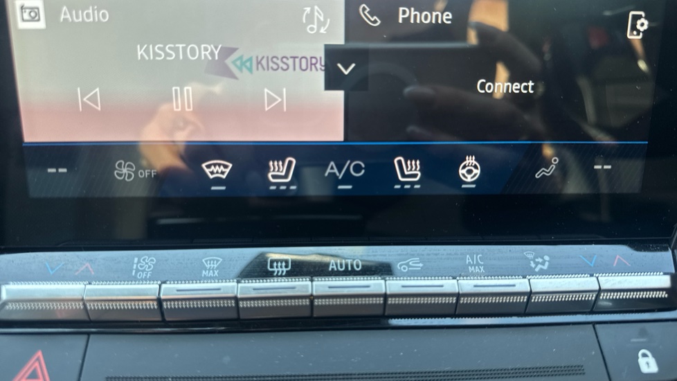 Renault Rafale E-Tech FHEV Iconic Esprit Alpine 5dr Auto 4C Hybrid Estate - Image 34