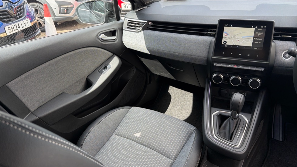Renault Clio 1.6 E-TECH full hybrid 145 Techno 5dr Auto Hybrid Hatchback - Image 14