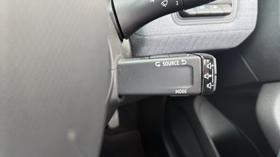Renault Clio 1.6 E-TECH full hybrid 145 Techno 5dr Auto Hybrid Hatchback - Image 27