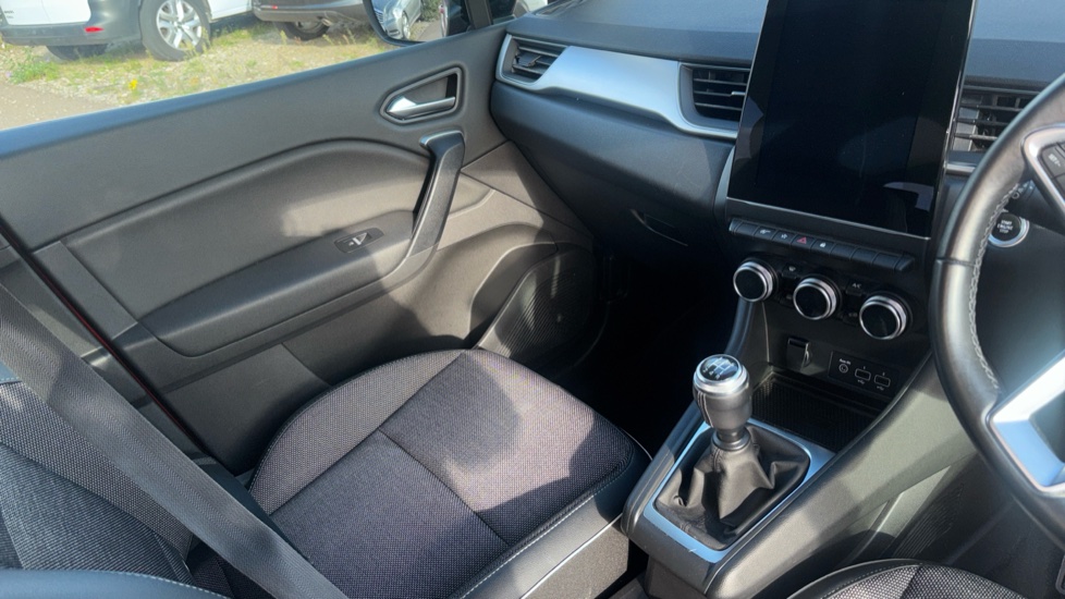 Renault Captur 1.0 TCE 100 S Edition 5dr Petrol Hatchback - Image 14