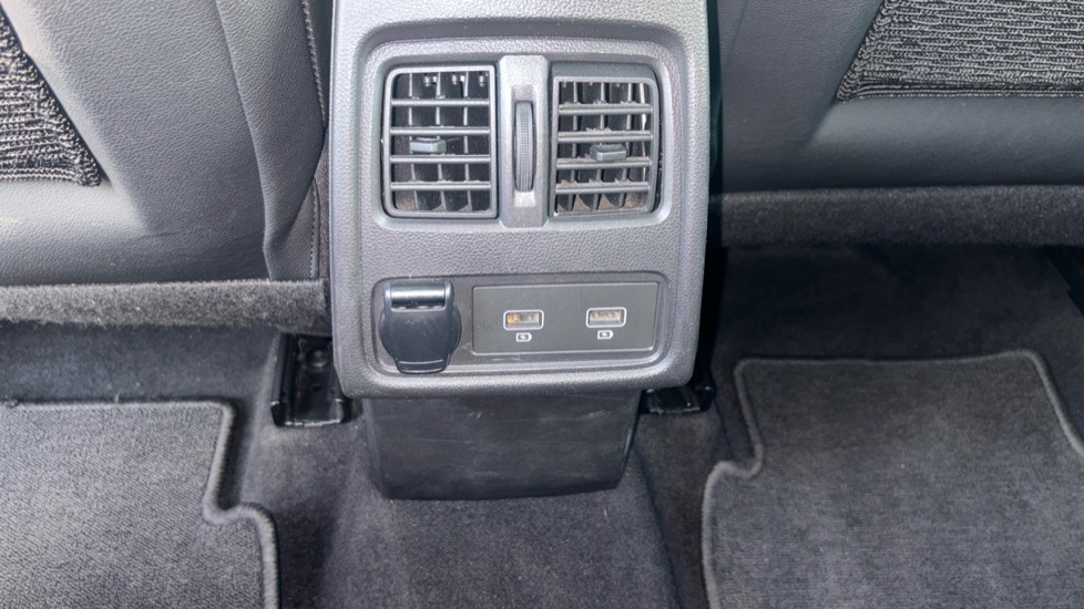 Renault Captur 1.0 TCE 100 S Edition 5dr Petrol Hatchback - Image 21