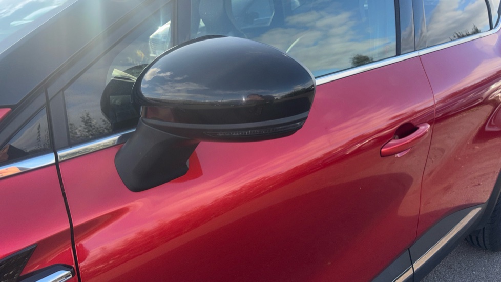 Renault Captur 1.0 TCE 100 S Edition 5dr Petrol Hatchback - Image 27