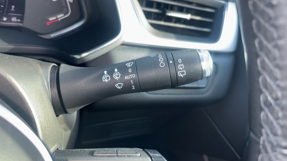 Renault Captur 1.0 TCE 100 S Edition 5dr Petrol Hatchback - Image 33