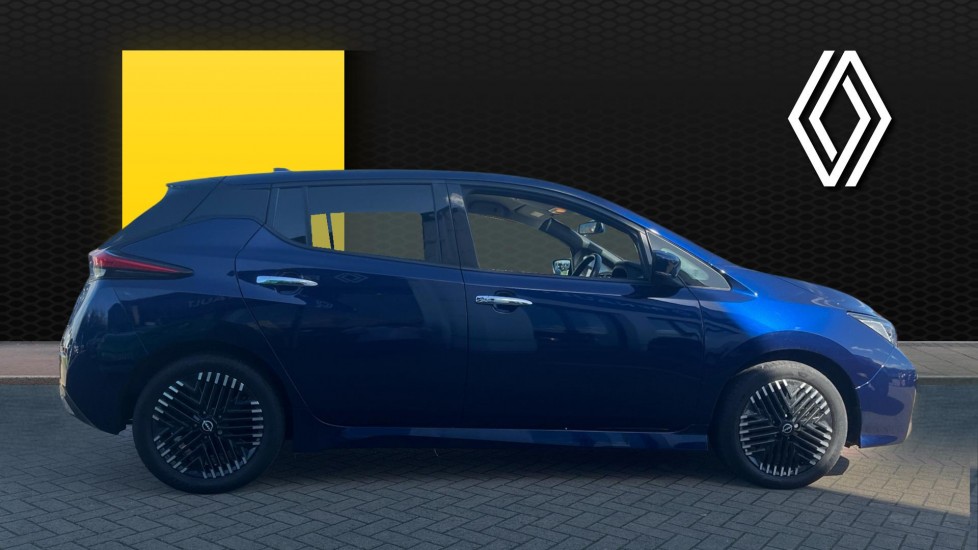 Nissan LEAF 110kW Tekna 39kWh 5dr Auto Electric Hatchback - Image 5