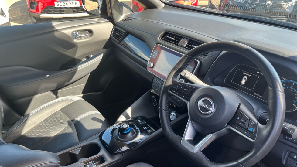 Nissan LEAF 110kW Tekna 39kWh 5dr Auto Electric Hatchback - Image 11