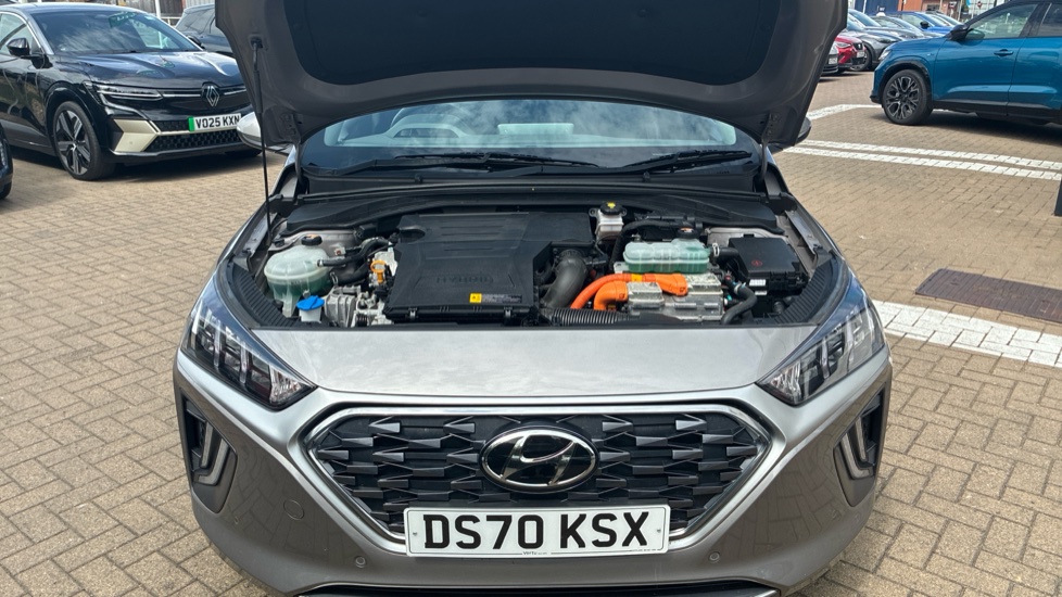 Hyundai IONIQ 1.6 GDi Hybrid Premium SE 5dr DCT Hybrid Hatchback - Image 8