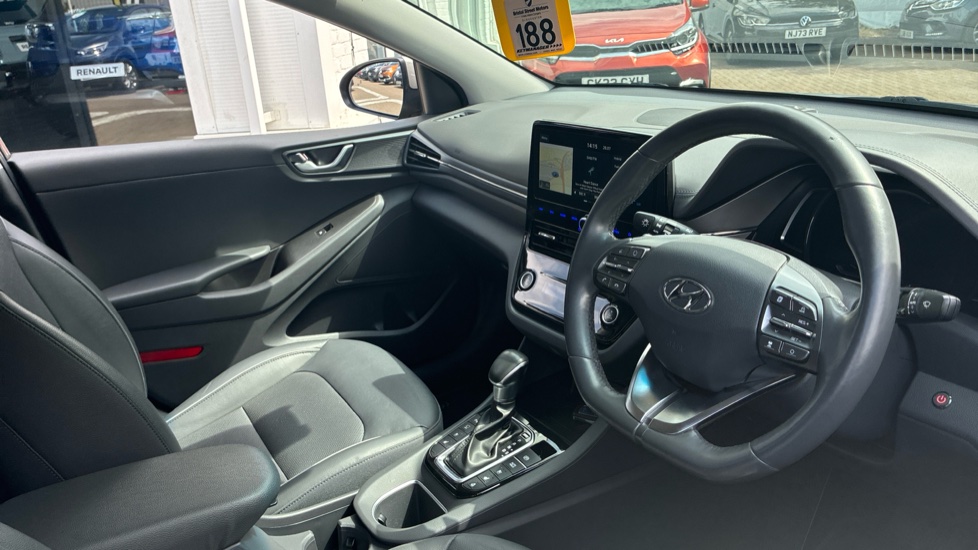 Hyundai IONIQ 1.6 GDi Hybrid Premium SE 5dr DCT Hybrid Hatchback - Image 11
