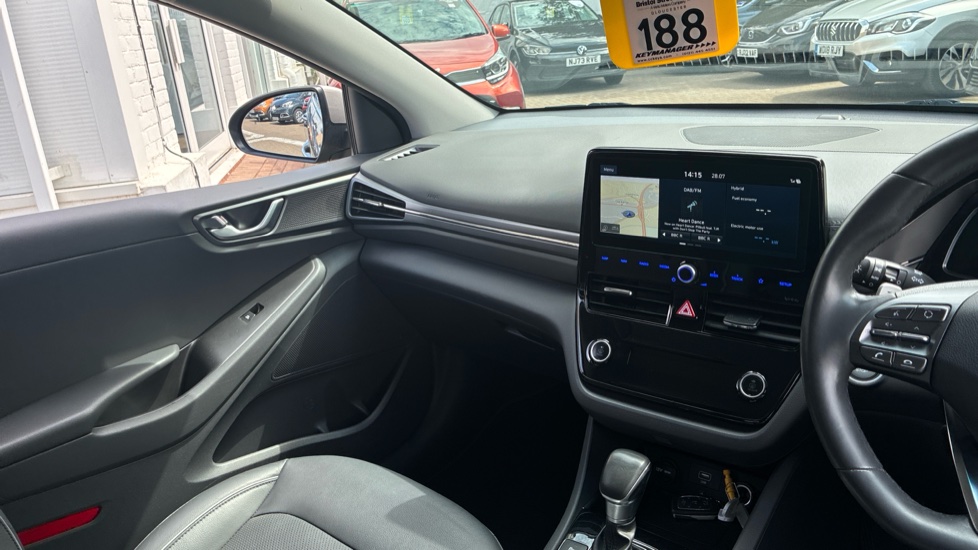 Hyundai IONIQ 1.6 GDi Hybrid Premium SE 5dr DCT Hybrid Hatchback - Image 14