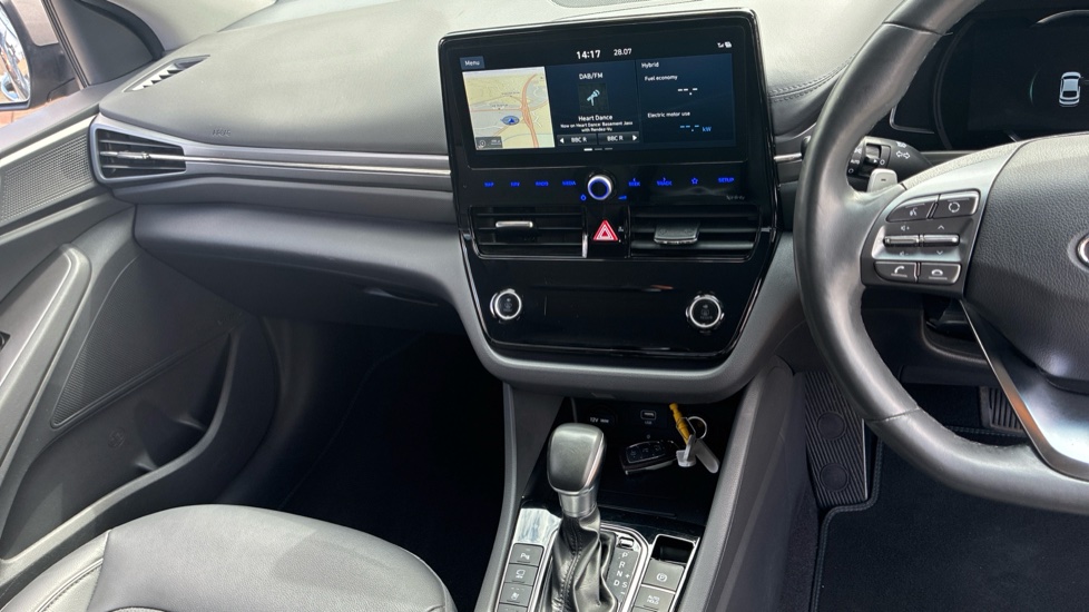 Hyundai IONIQ 1.6 GDi Hybrid Premium SE 5dr DCT Hybrid Hatchback - Image 28