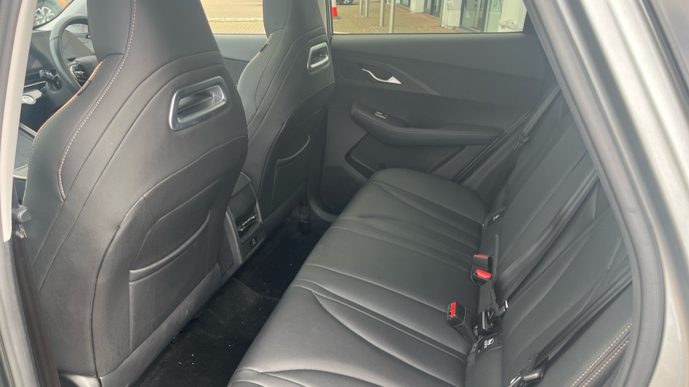 Omoda 5 1.6 TGDI Noble 5dr 7DCT Petrol Estate - Image 16