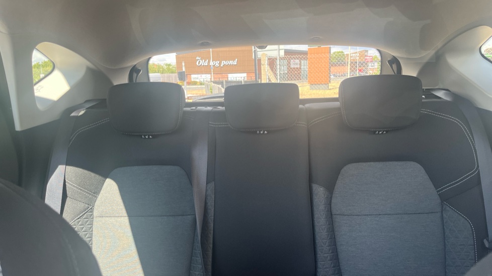 Renault Captur 1.6 E-Tech full hybrid 145 Evolution 5dr Auto Hybrid Hatchback - Image 15