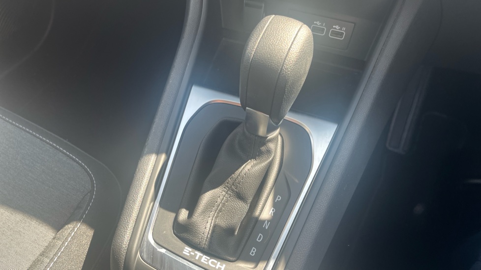 Renault Captur 1.6 E-Tech full hybrid 145 Evolution 5dr Auto Hybrid Hatchback - Image 24