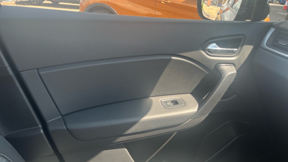 Renault Captur 1.6 E-Tech full hybrid 145 Evolution 5dr Auto Hybrid Hatchback - Image 32