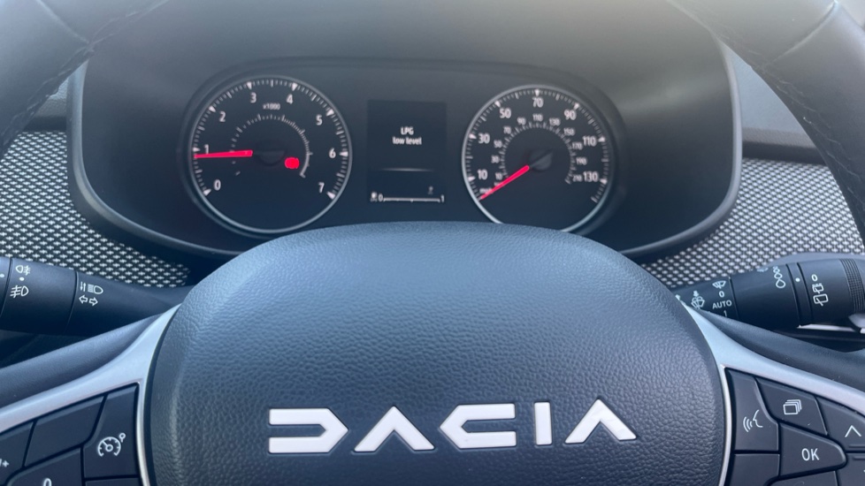 Dacia Sandero 1.0 Tce Expression 5dr Bi Fuel Hatchback - Image 31