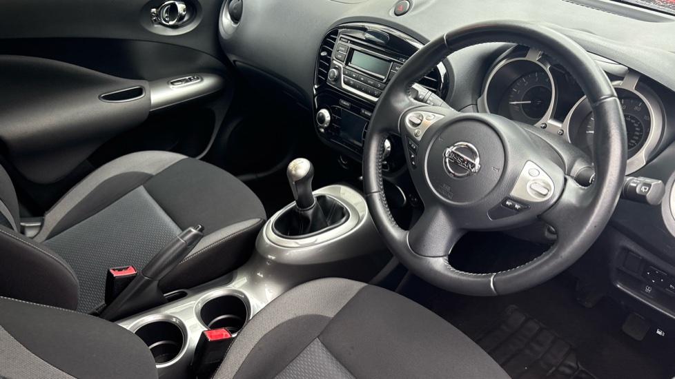 Nissan Juke 1.6 [112] Acenta 5dr Petrol Hatchback - Image 11