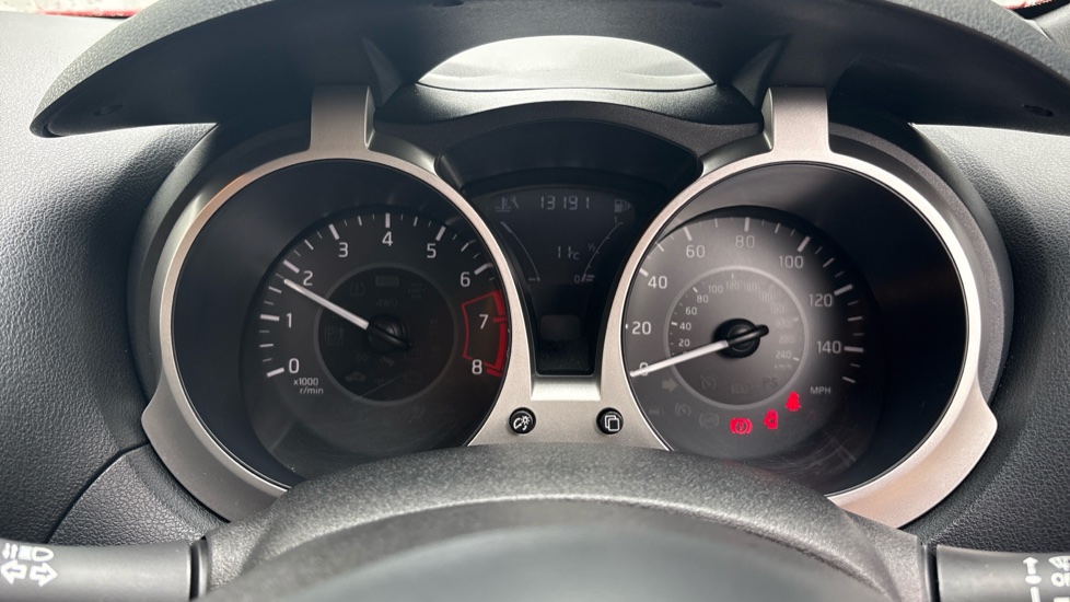 Nissan Juke 1.6 [112] Acenta 5dr Petrol Hatchback - Image 18