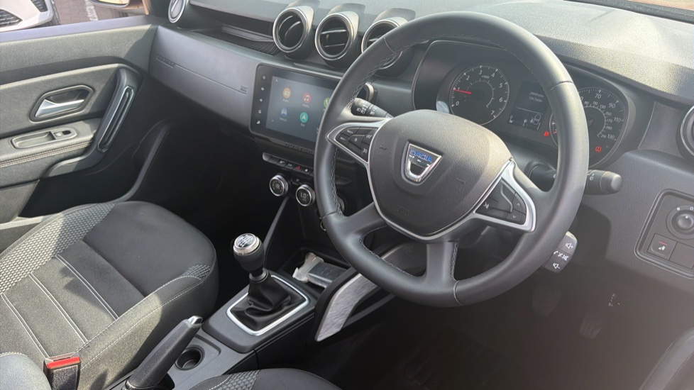 Dacia Duster 1.0 TCe 90 Prestige 5dr Petrol Estate - Image 11