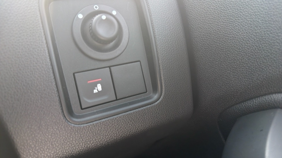 Dacia Duster 1.0 TCe 90 Prestige 5dr Petrol Estate - Image 27