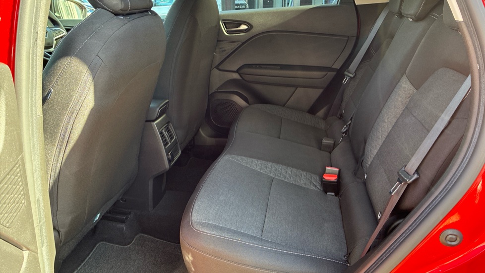 Renault Captur 1.6 E-Tech full hybrid 145 Evolution 5dr Auto Hybrid Hatchback - Image 16