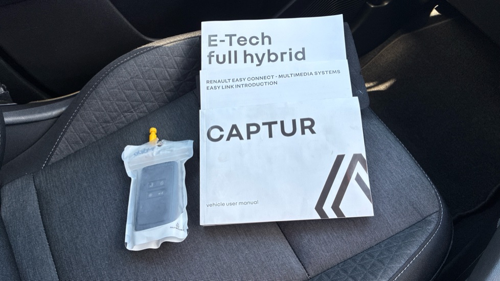 Renault Captur 1.6 E-Tech full hybrid 145 Evolution 5dr Auto Hybrid Hatchback - Image 19