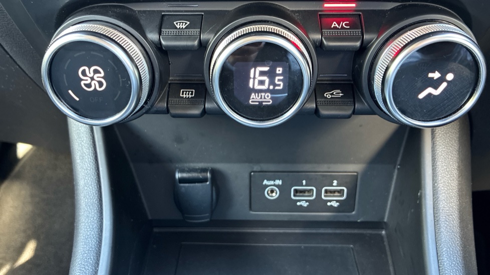 Renault Captur 1.6 E-Tech full hybrid 145 Evolution 5dr Auto Hybrid Hatchback - Image 24