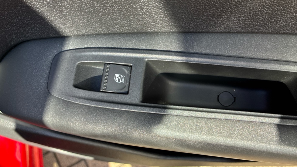Renault Captur 1.6 E-Tech full hybrid 145 Evolution 5dr Auto Hybrid Hatchback - Image 34