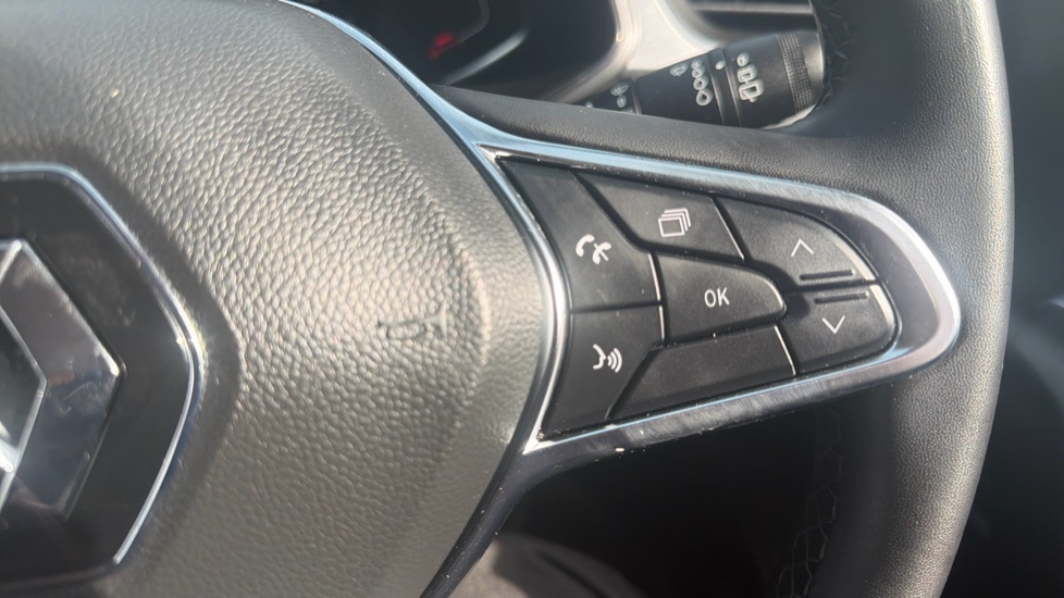 Renault Captur 1.0 TCE 90 Techno 5dr Petrol Hatchback - Image 27