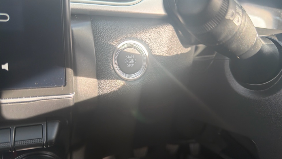 Renault Captur 1.0 TCE 90 Techno 5dr Petrol Hatchback - Image 30
