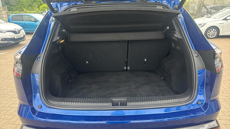 Renault Austral E-Tech FHEV Techno Esprit Alpine 5dr Auto Hybrid Estate - Image 4