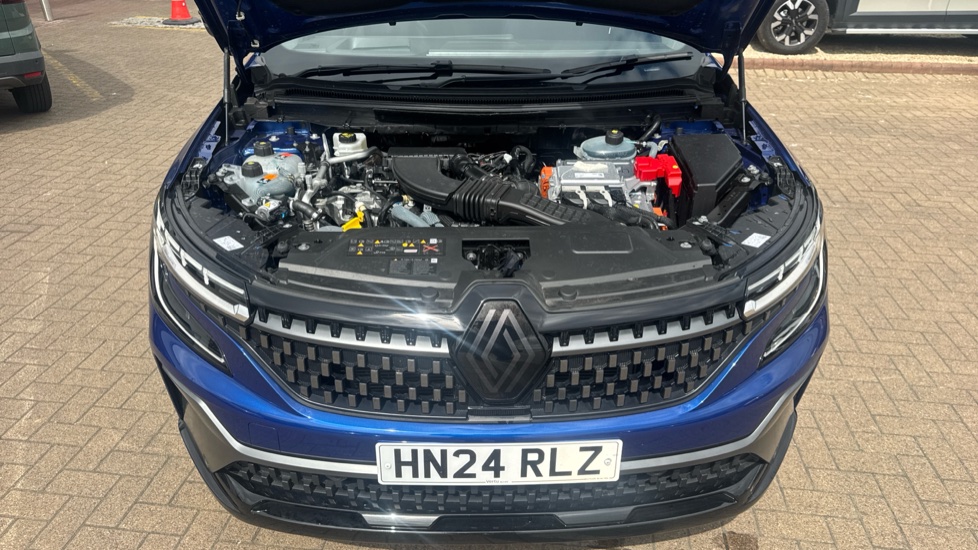 Renault Austral E-Tech FHEV Techno Esprit Alpine 5dr Auto Hybrid Estate - Image 8